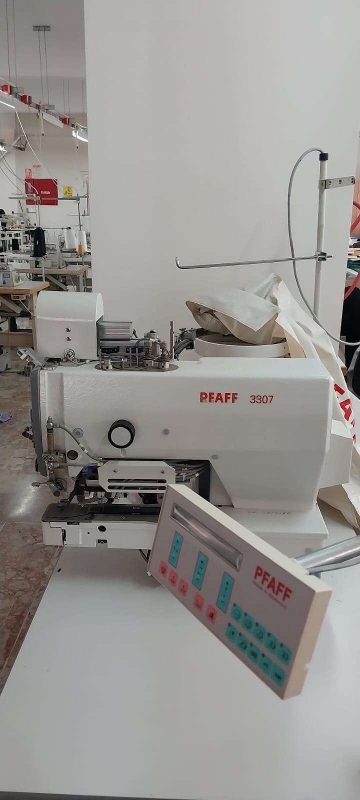 Düğme Dikme Makinesi