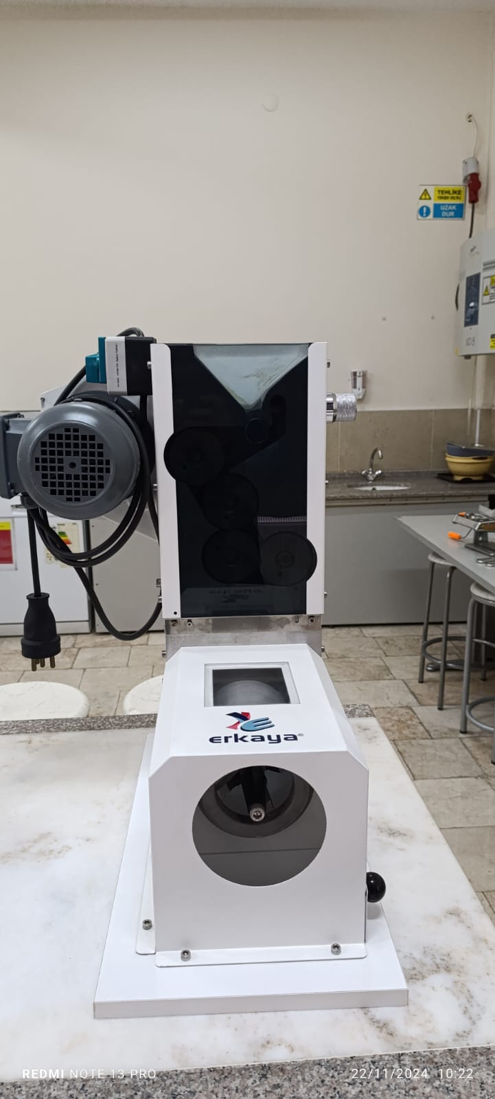 Valsli laboratuvar değirmeni